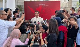 Nadiem Makarim Batalkan Kenaikan UKT, Instruksi Jokowi?  - JPNN.com