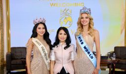 Krystyna Pyszkova Hadiri Malam Puncak Miss Indonesia 2024 - JPNN.com