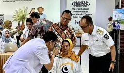 Peringati Hari Lansia Nasional, Bank Mandiri Taspen Gelar Operasi Katarak bertajuk Mantap Melihat - JPNN.com