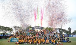 SDN Mekarjaya 12 A Depok & SDN Cipedak 01 Jakarta Juarai MilkLife Soccer Challenge 2024 - JPNN.com