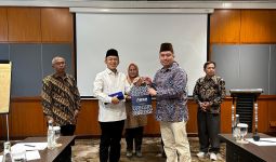 Kiai Maman: Eco Pesantren Cara Efektif Mencegah Bencana Iklim - JPNN.com