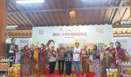 Lestarikan Tradisi Minum Jamu, Sido Muncul Undang 100 Penjual Jamu di Hari Jamu Nasional - JPNN.com