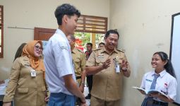 Tingkatkan Kuota Peserta Didik, Pemprov Jateng Tambah Layanan Pendidikan SMA - JPNN.com