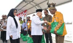 BAZNAS Bersama Wapres Salurkan Paket Bantuan Keluarga di Papua - JPNN.com