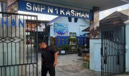 SMPN 1 Kasihan Bantul Dilempar Botol Miras, Pelaku Berseragam SMA - JPNN.com