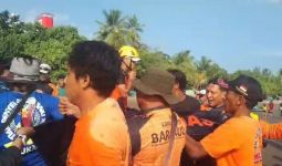 Wisatawan yang Terseret Ombak di Pangandaran Ditemukan Meninggal Dunia - JPNN.com