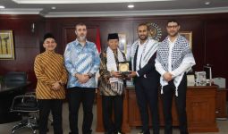 Terima Delegasi Koalisi Internasional Bela Masjid Al Aqsa & Palestina, HNW: Mereka Bangga - JPNN.com