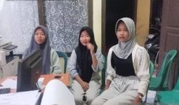 3 Remaja Putri Ini Sangat Berani, Gagalkan Aksi Polisi Gadungan, Kejar-kejaran Pakai Motor - JPNN.com