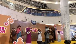 Pertama Kali di Jakarta, Masha and The Bear Hebohkan Baywalk Mall - JPNN.com