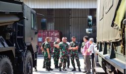 Wakil Komandan Kormar Tinjau Tank Transporter untuk Korps Marinir TNI AL - JPNN.com