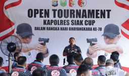Semarak HUT ke-78 Bhayangkara, Polres Siak Menggelar Turnamen Menembak - JPNN.com