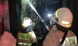 Toko Elektronik di Makasar Jaktim Terbakar, Kerugian Ratusan Juta Rupiah - JPNN.com