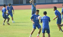 Latihan Perdana Persib Bandung Tanpa Bojan Hodak, Pemain Belum Lengkap - JPNN.com