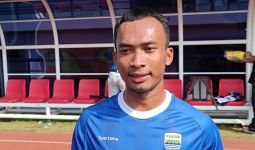 Sempat Dilirik Klub Lain, Robi Darwis Kembali ke Persib Bandung - JPNN.com