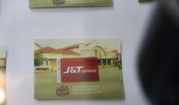 J&T Express Luncurkan Prangko Eksklusif di Pameran & Kompetisi Filateli International 2024 - JPNN.com