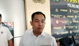 Batara Ageng Akhirnya Menyerahkan Diri ke Polres Jakbar - JPNN.com