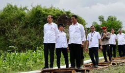 Jokowi Optimistis Bantuan Pompa Air untuk Petani Pacu Produktivitas - JPNN.com