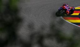 Hasil Sprint MotoGP Jerman: Martin Finis Pertama, Oliveira Luar Biasa - JPNN.com