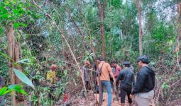 Polisi Bersenjata Api Bergerak ke Dalam Hutan, Rus dan Ram Tak Bisa Kabur - JPNN.com