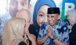 Berpengalaman dan Tulus Memperjuangkan Hak Rakyat, Anwar Hafid Cagub Idola Warga Sulteng - JPNN.com