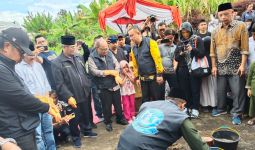 Tepati Janji, Hakim Agung Berangkatkan Anak Korban Banjir Sumbar ke Tanah Suci - JPNN.com