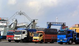 Pakar Logistik Minta Kemenhub Evaluasi Kebijakan Pelarangan Truk Sumbu 3 Saat Nataru - JPNN.com