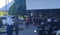 Puluhan Ortu Calon Siswa PPDB Pemegang Piagam Palsu Geruduk Kantor Gubernur Jateng - JPNN.com