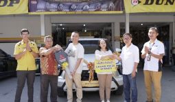 Ikutan Undian Dunlop, Pria Asal Bali Ini Bawa Pulang Mitsubishi XForce - JPNN.com