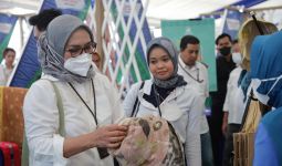 Keren, Musdalifah Bawa Batik Ecoprint jadi Terkenal Hingga Mancanegara - JPNN.com