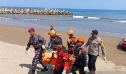 Wisatawan Tenggelam di Pantai Kapitol Ditemukan Meninggal Dunia - JPNN.com