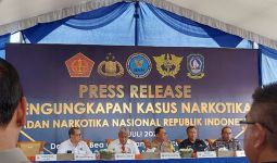 Marthinus Hukom: Kalian Jangan Main-Main dengan Penegak Hukum di Indonesia - JPNN.com