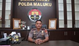 Detik-Detik Oknum Polisi Bripda JM Aniaya 3 Warga saat Minum Miras, Ini Pemicunya - JPNN.com