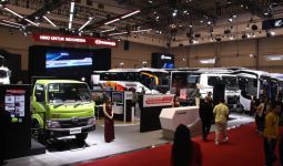 Hino Boyong Varian Light Duty Truck 6x2 di GIIAS 2024, Pertama di Indonesia - JPNN.com