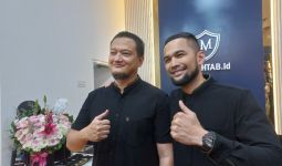 Brand Busana Muslim Ini Buka Store di Gandaria City, Teuku Wisnu: Produk Makhtab Memang Bagus - JPNN.com