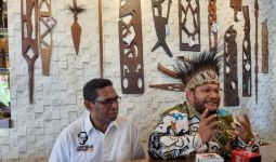 Paul Finsen Mayor Bantah Yorrys Raweyai Didukung Seluruh Senator Papua untuk Pimpin DPD - JPNN.com