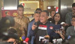 Benny Rhamdani Beri Info Begini soal Aktor Judi Online Inisial T ke Penyidik Bareskrim - JPNN.com