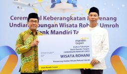 Bank Mandiri Taspen Berangkatkan Nasabah Pemenang Undian Umroh - JPNN.com