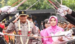 Disambut Pedang Pora, Brigjen Ribut Hari Wibowo Resmi Jadi Kapolda Jateng - JPNN.com