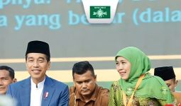 Pilgub Jatim 2024, Pengamat Nilai Jokowi Dukung Khofifah Melalui Projo - JPNN.com