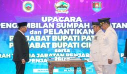 Nana Sudjana Sampaikan Pesan Khusus saat Melantik Pj Bupati Pati dan Cilacap - JPNN.com