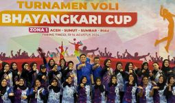 Turnamen Voli Bhayangkari Cup 2024, PD Riau Menang Telak Lawan Sumbar - JPNN.com