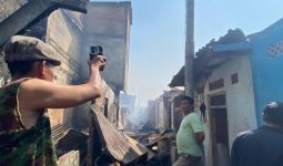 Ratusan Rumah di Manggarai Terbakar, Penyebabnya Diduga dari Charger Hp - JPNN.com