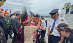 HUT RI, Ribka Haluk Persembahkan Pesawat Trans Nusa bagi Masyarakat Papua Tengah - JPNN.com