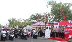 Meriahkan HUT RI, AKBP Fahrian Lepas Ratusan Peserta Safety Riding Merah Putih - JPNN.com