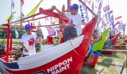 Meriahkan HUT RI, Nippon Paint Warnai 5.124 Kapal Nelayan di Seluruh Indonesia - JPNN.com