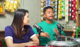 Kebiasaan Batuk Komika Dustin Tiffani Sering Dianggap Membawa Cuan - JPNN.com