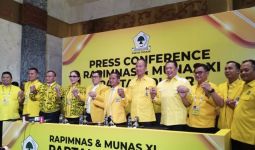 Bahlil Jawab Isu Jokowi Bakal jadi Ketua Dewan Pembina Golkar: Enggak Ada - JPNN.com