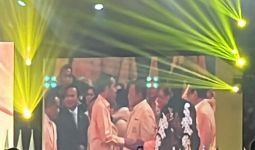 Jokowi Pakai Kemeja Kuning ke Munas Golkar, Cek Siapa saja yang Hadir - JPNN.com