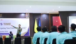 Dirjen Dukcapil Kemendagri Bahas Tantangan Revolusi Industri 4.0 dalam Kuliah Umum UNS - JPNN.com