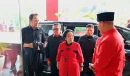 Megawati Tiba di Kantor DPP PDIP, Anies dan Airin Bakal Diumumkan Sebagai Cakada? - JPNN.com